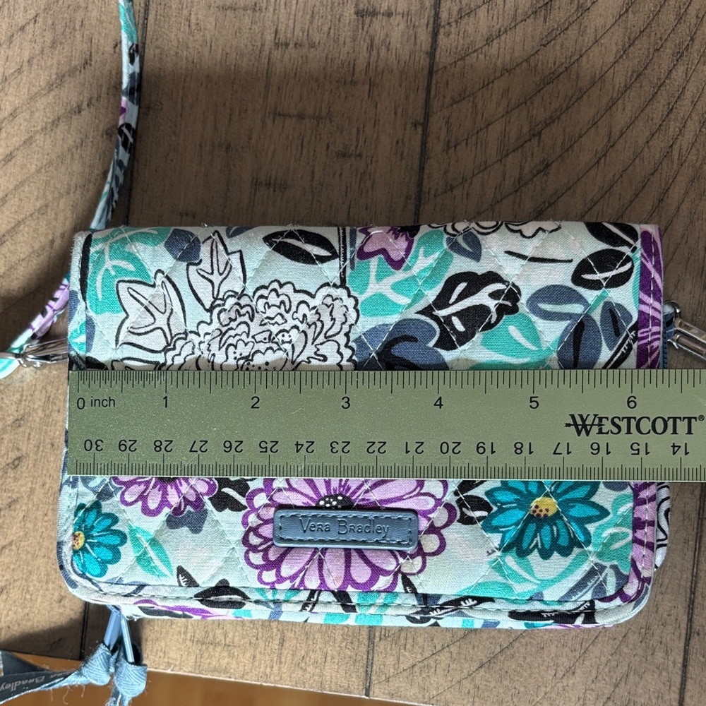 Vera Bradley Penelopes Garden All in One Crossbody Purse Wallet Wristlet - Picture 2 of 9